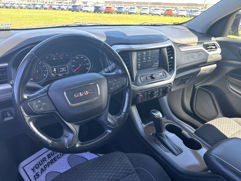Used 2017 Ebony Twilight Metallic GMC SLE image 18