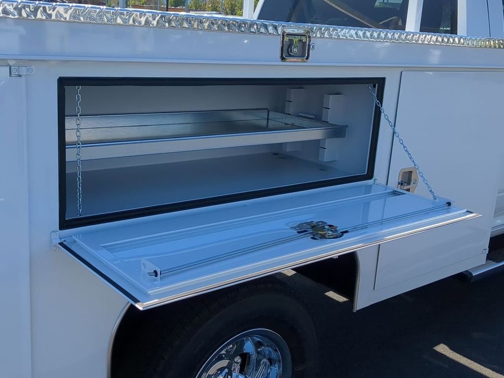 2024 RAM 3500 Chassis Tradesman - Photo 17