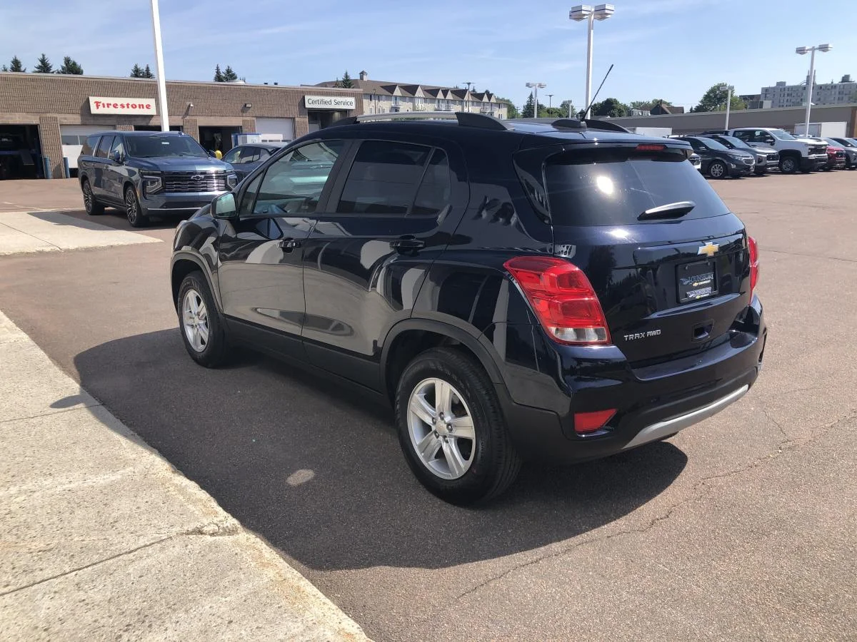 Used 2022 Blue Chevrolet Awd 4dr Lt image 6