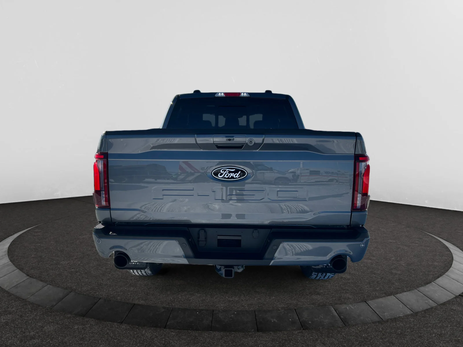 New 2026 Carbonized Grey Metallic Ford Lariat image 4