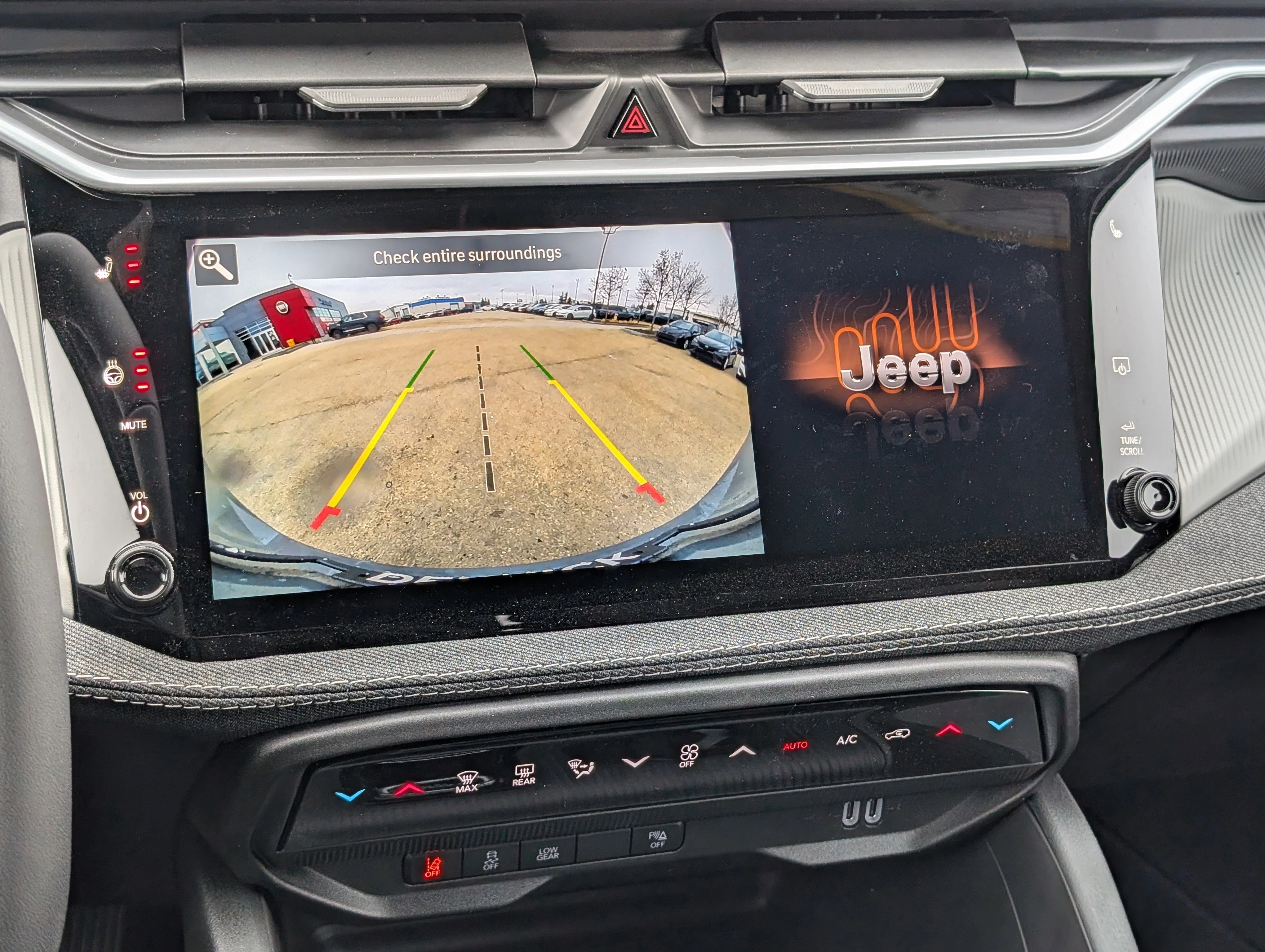 New 2026 Sting-Grey Jeep Laredo image 27