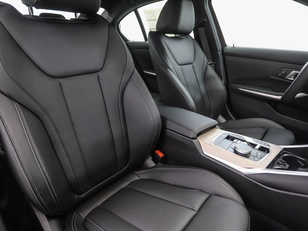 2025 BMW 3 Series 330i - Photo 28