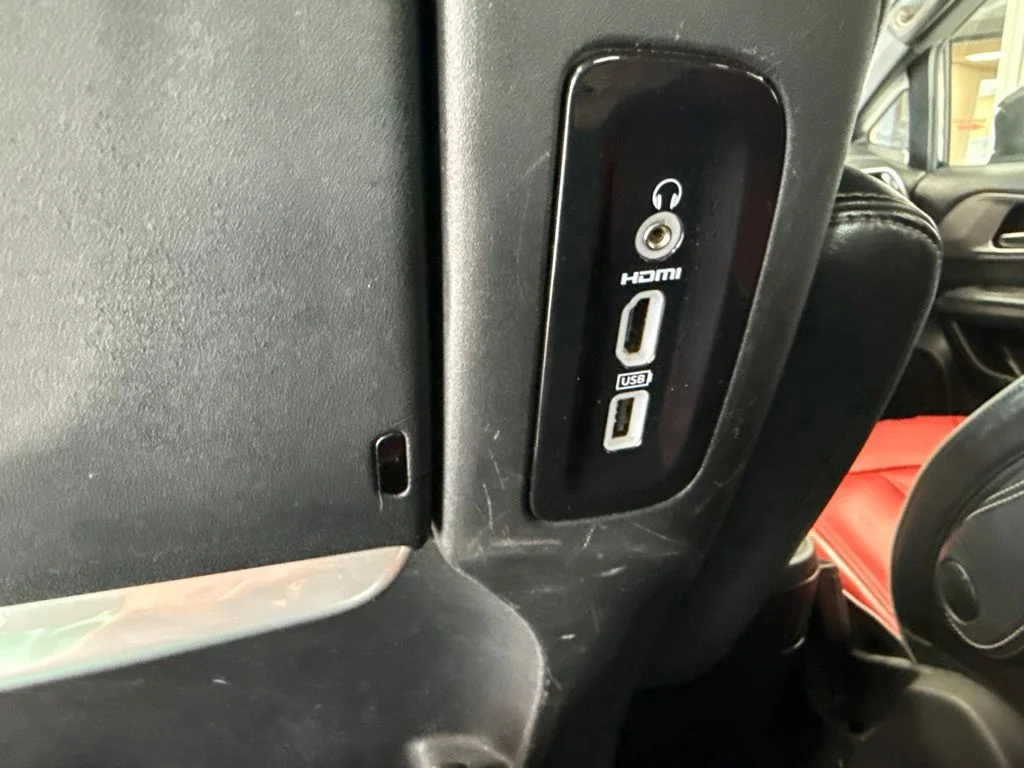 Used 2020 Black Chrysler Limited image 16