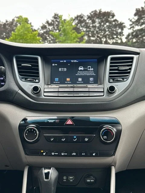 Used 2018 Molten Silver Hyundai SEL image 29