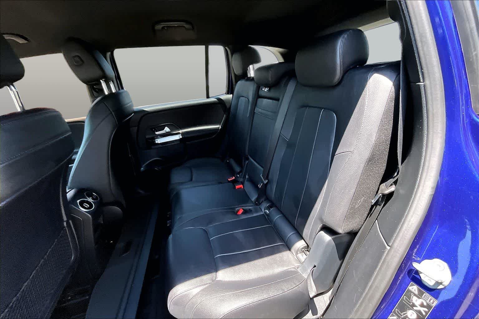 Used 2021 Galaxy Blue Metallic Mercedes-Benz GLB 250 image 21