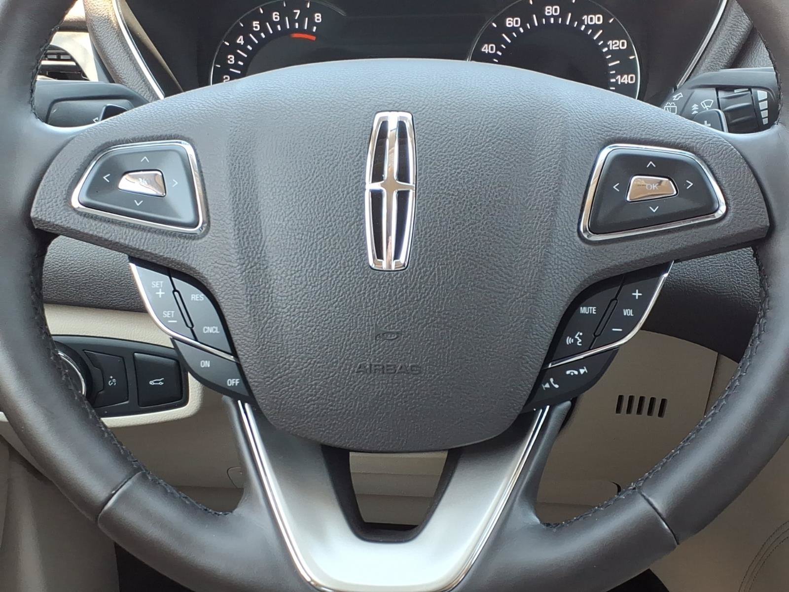 Used 2019 Burgundy Velvet Metallic Tinted Clearcoat Lincoln Select image 12