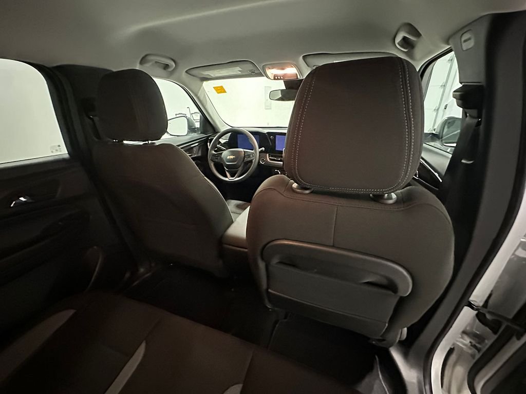 Used 2025 White Chevrolet LS image 24