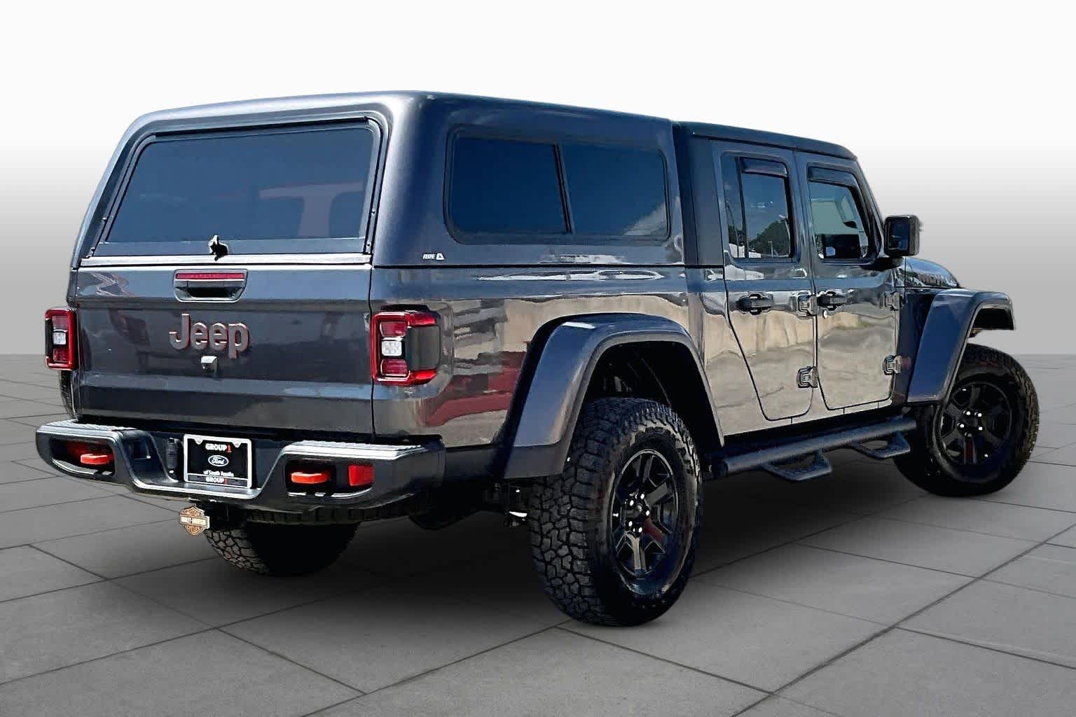 Certified Used 2023 Granite Crystal Clearcoat Metallic Jeep Mojave image 7