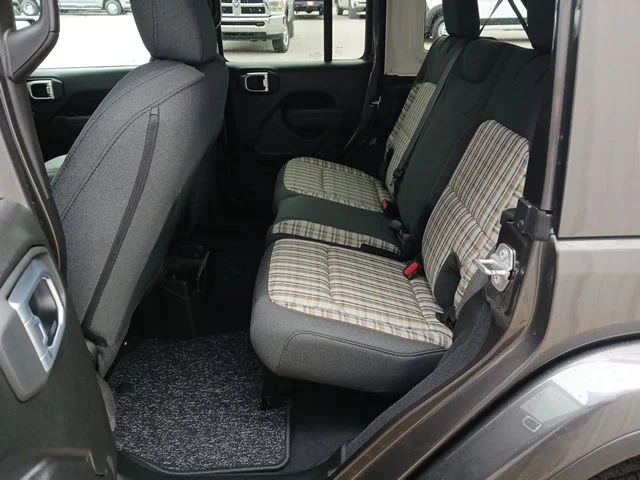 New 2026 Granite Crystal Metallic Clear-Coat Exterior Paint Jeep 85th Anniversary Edition image 20