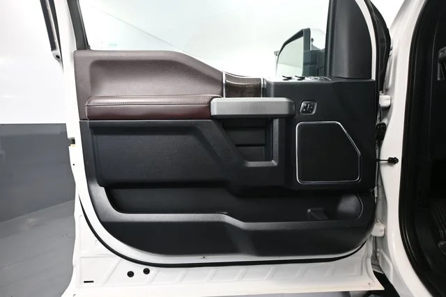 Used 2017 White Ford Platinum image 17