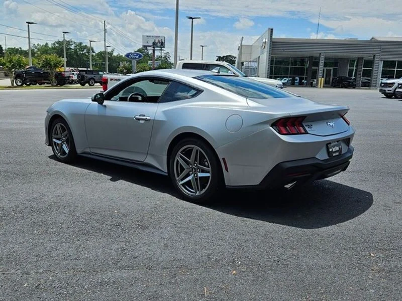 2025 Ford Mustang EcoBoost Fastback - Photo 7