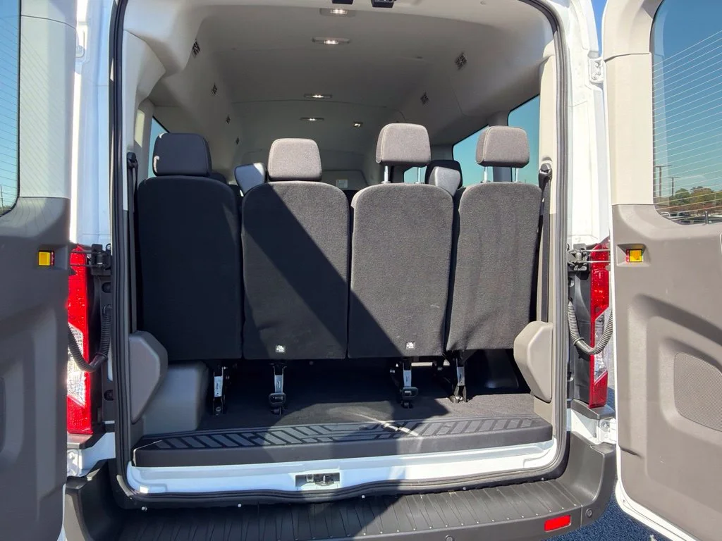 Used 2025 Oxford White Ford XLT image 26
