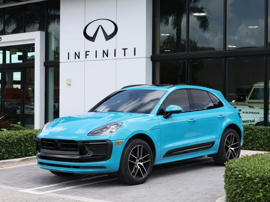2023 Porsche Macan -'s photo