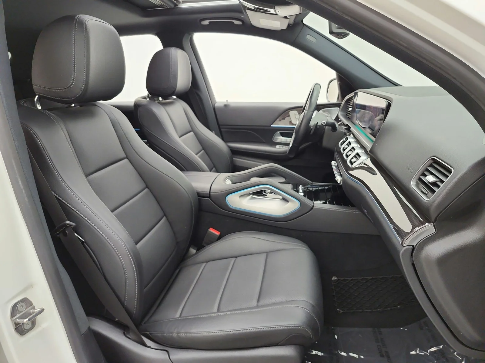 Certified Used 2020 designo Diamond White Bright Mercedes-Benz GLE 450 4MATIC® SUV image 19