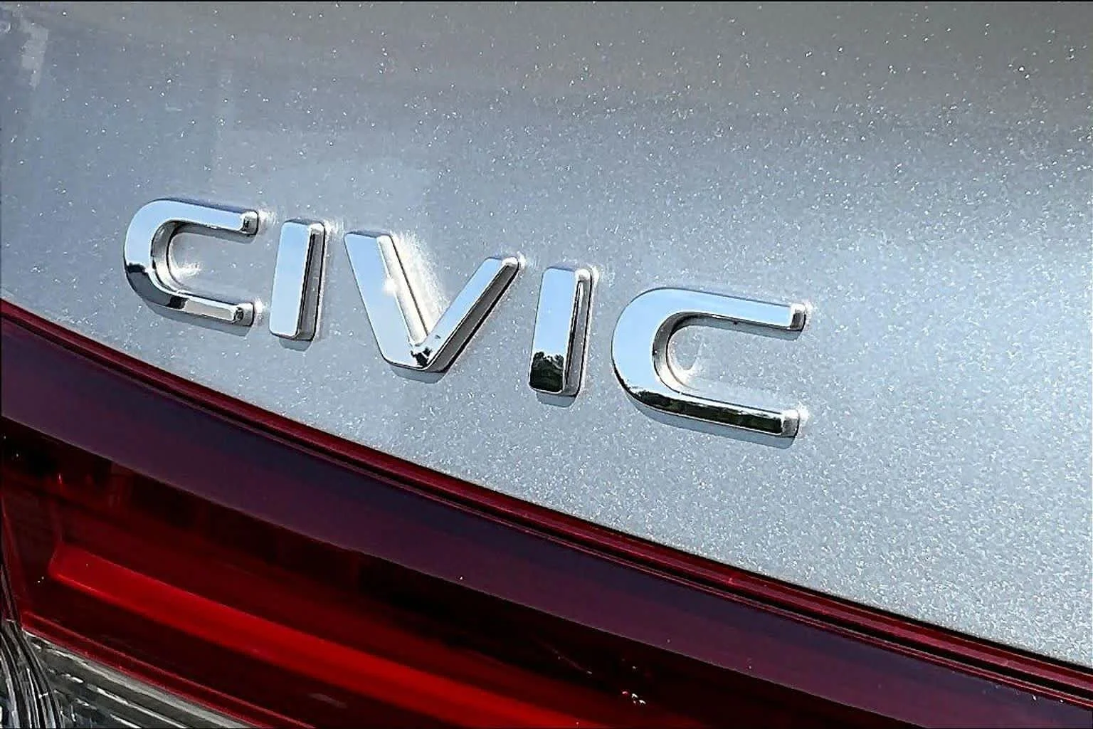 Used 2025 Solar Silver Metallic Honda LX image 30