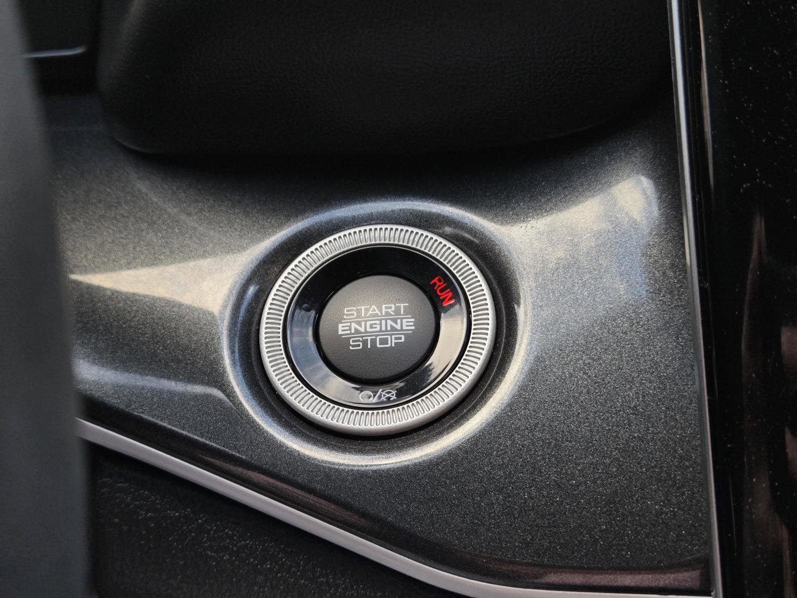 Used 2023 Diamond Black Crystal Pearlcoat Jeep Altitude image 18