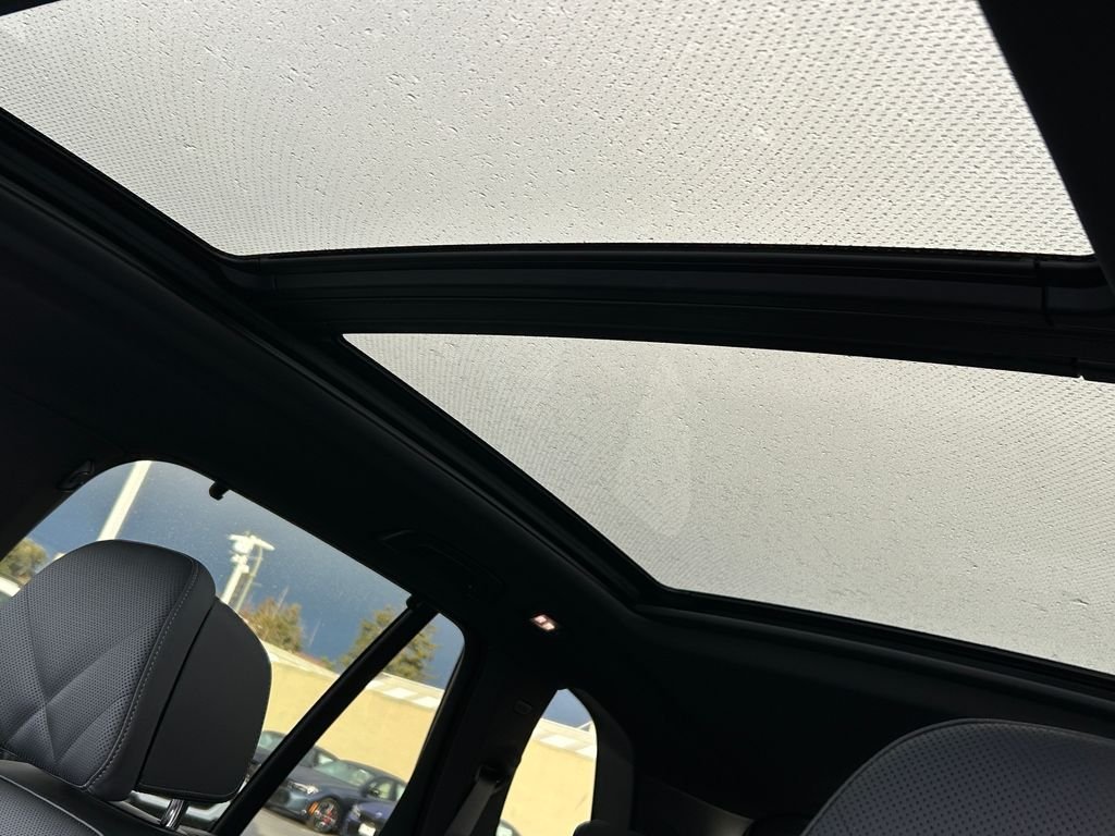 2026 BMW X5 M60i - Photo 16