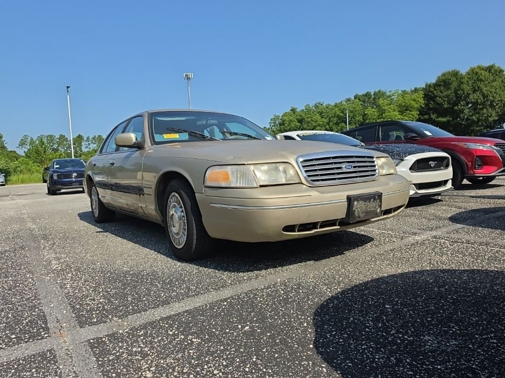 1999 Ford Crown Victoria -'s photo
