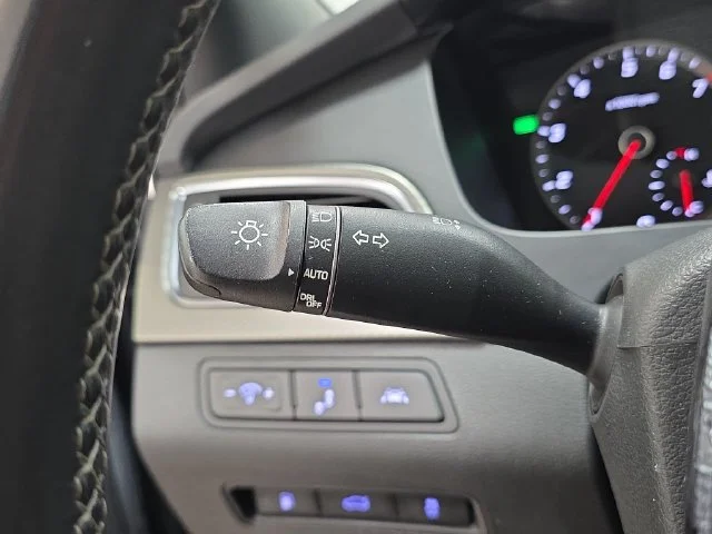 Used 2015 Gray Hyundai Sport 2.0T image 25