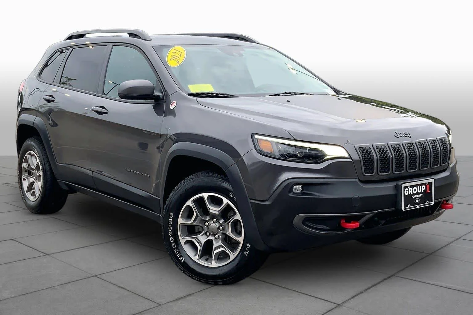 Certified Used 2021 Granite Crystal Clearcoat Metallic Jeep Trailhawk image 3