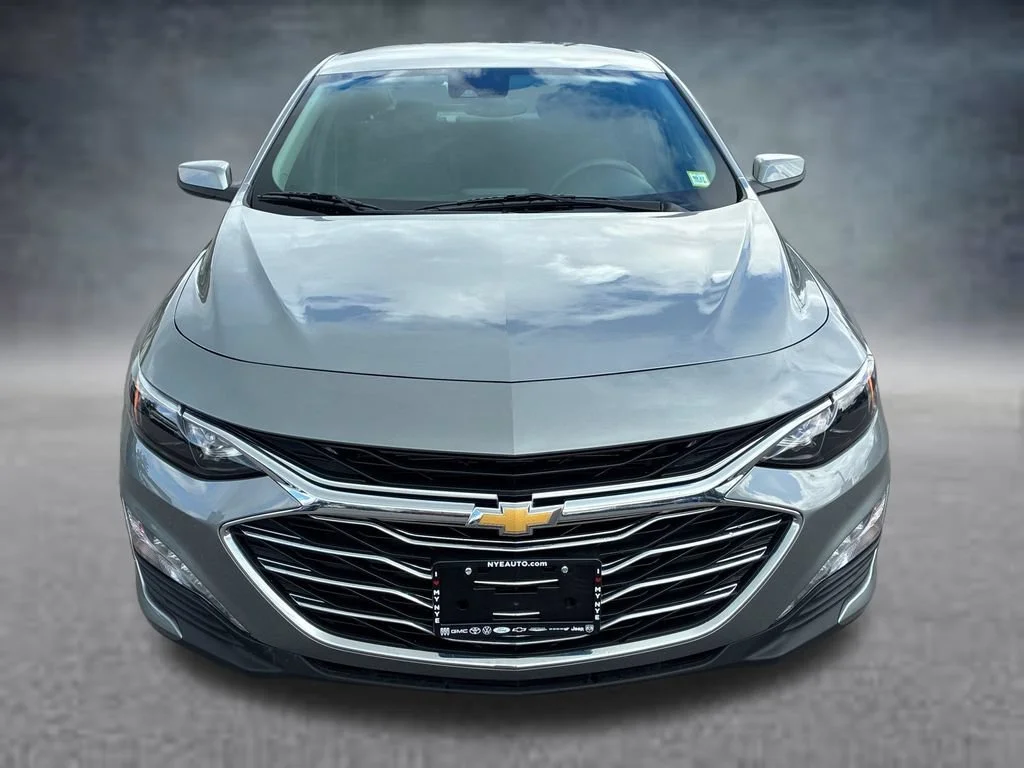 Used 2025 Sterling Gray Metallic Chevrolet 1LT image 9