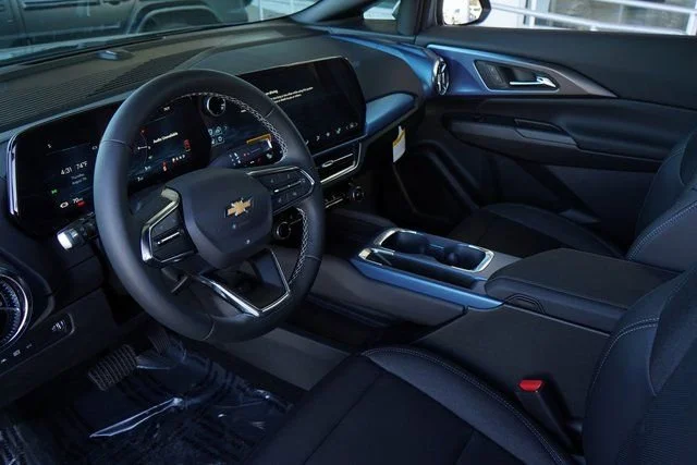 2025 Chevrolet Equinox EV LT - Photo 22