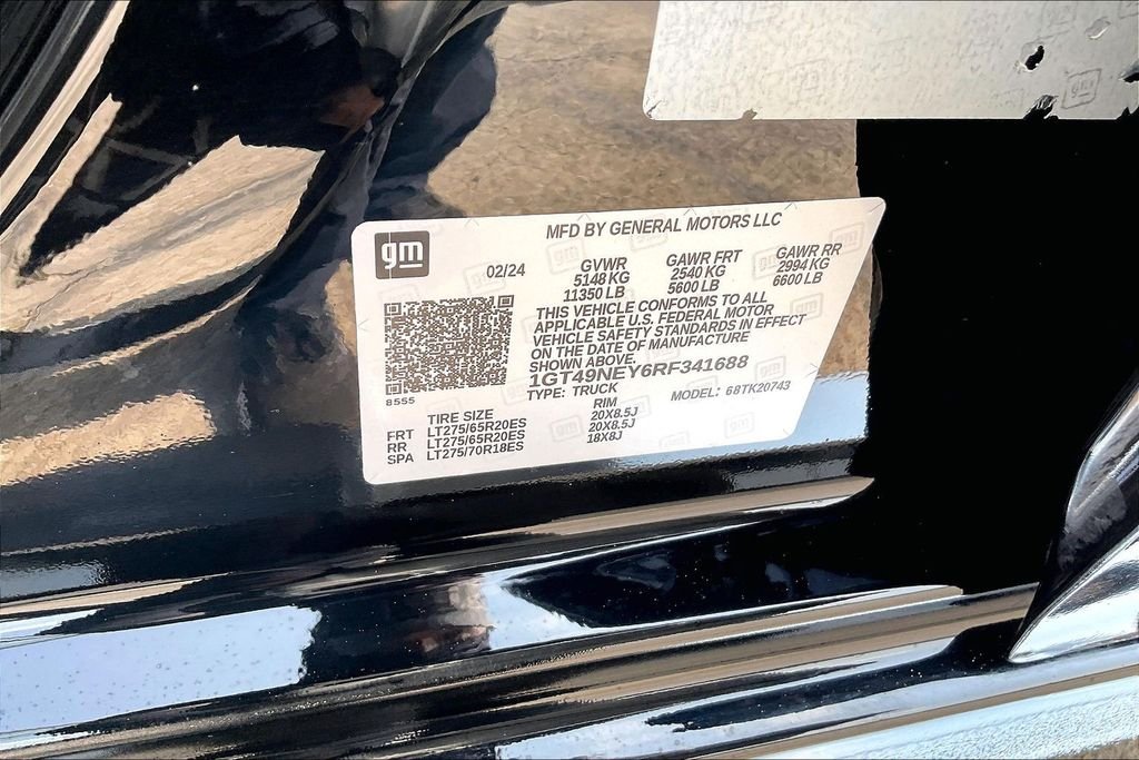 Used 2024 Onyx Black GMC SLT image 16