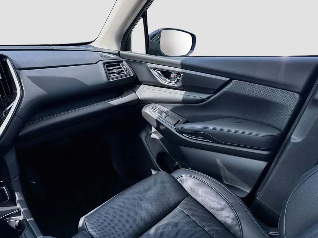 Certified Used 2025 Silver Subaru Onyx Edition Touring image 33