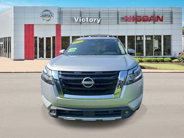 Used 2022 Silver Nissan SL image 6