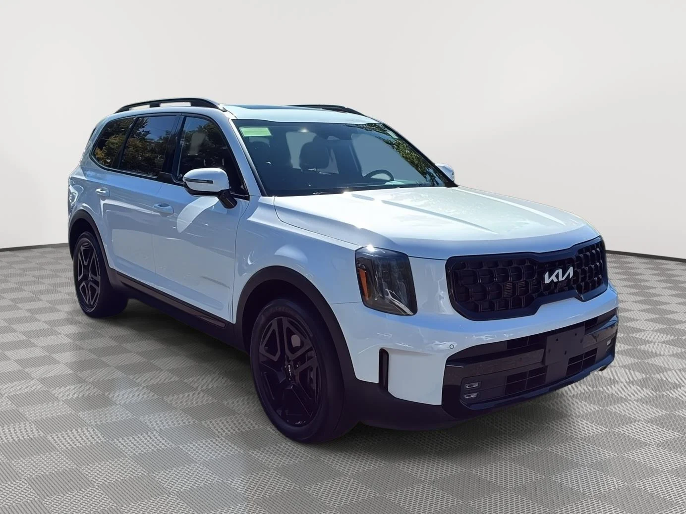 Used 2024 Glacial White Pearl Kia SX X-Line image 3