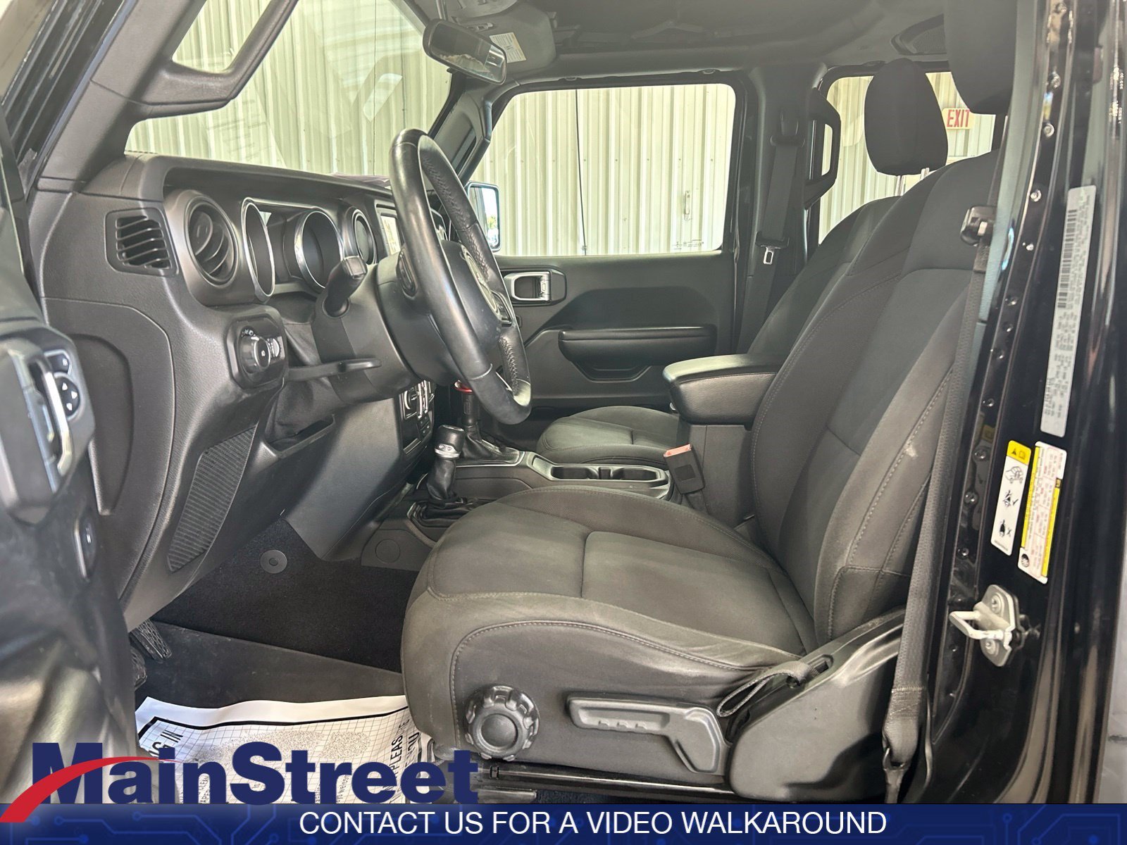 Used 2018 Black Clearcoat Jeep Sport S image 17