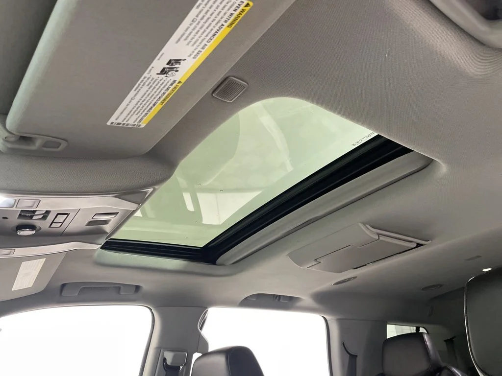 Used 2019 White Cadillac Premium Luxury image 18
