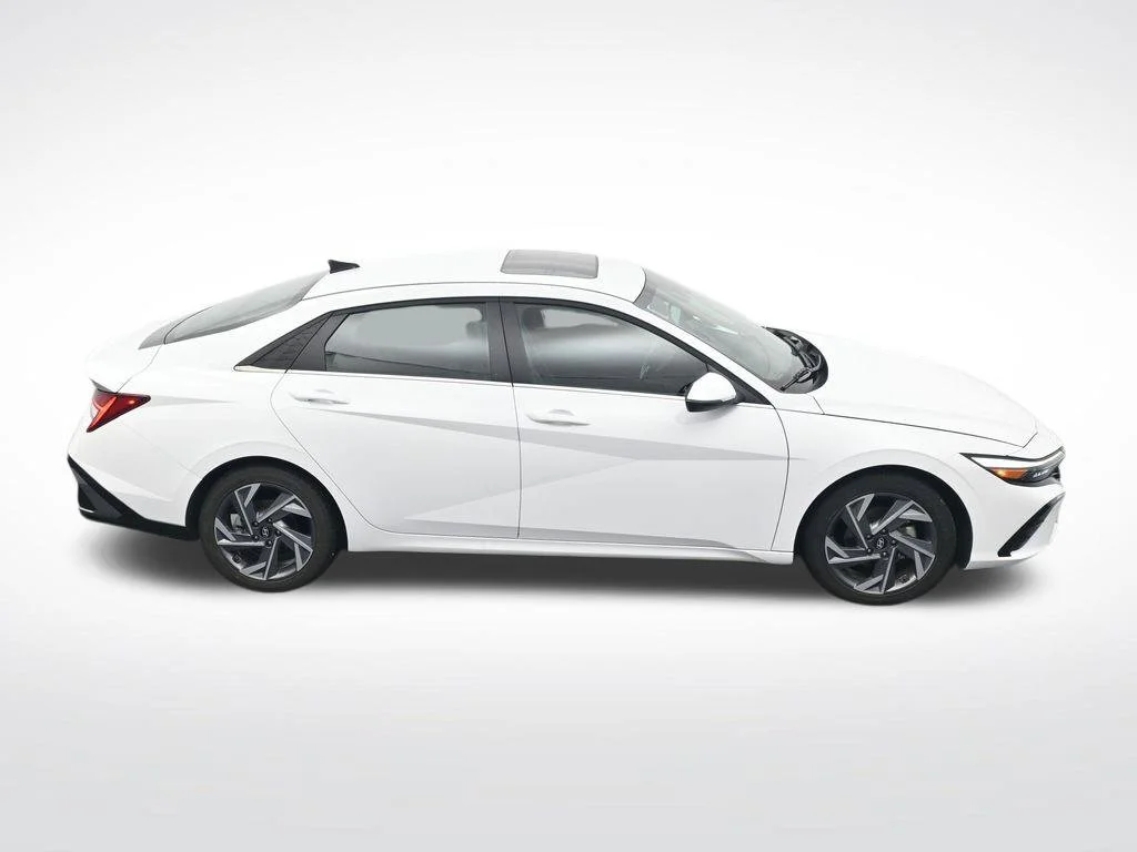 Used 2025 White Hyundai Limited image 24