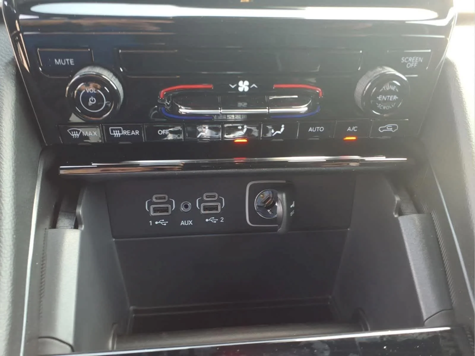 New 2026 Silver Zynith Exterior Paint Jeep Laredo image 11