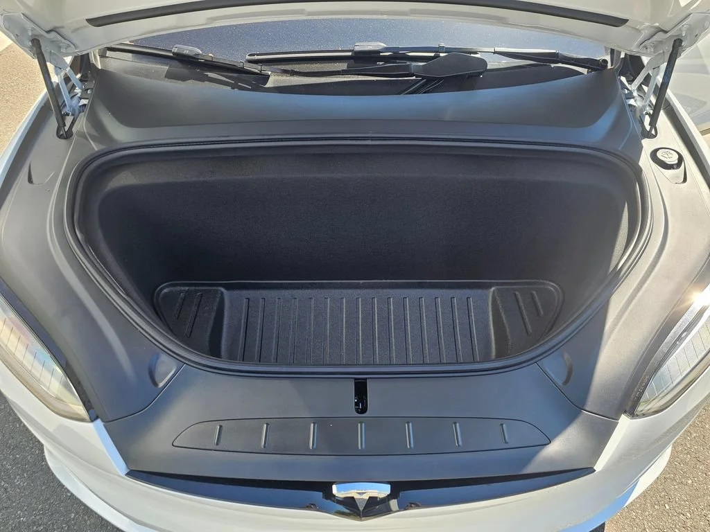 Used 2024  Tesla AWD image 22