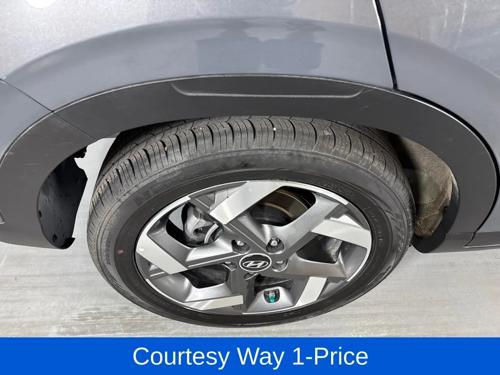 Used 2025 Gray Hyundai SEL image 13