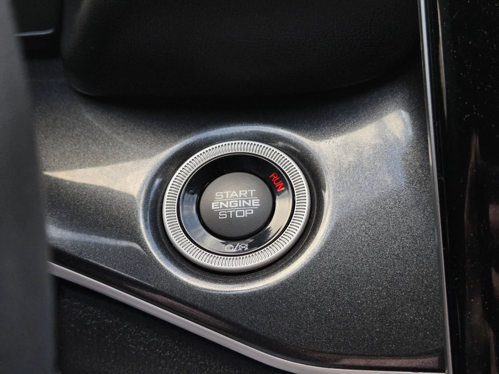 Used 2023 Diamond Black Crystal Pearlcoat Jeep Altitude image 18