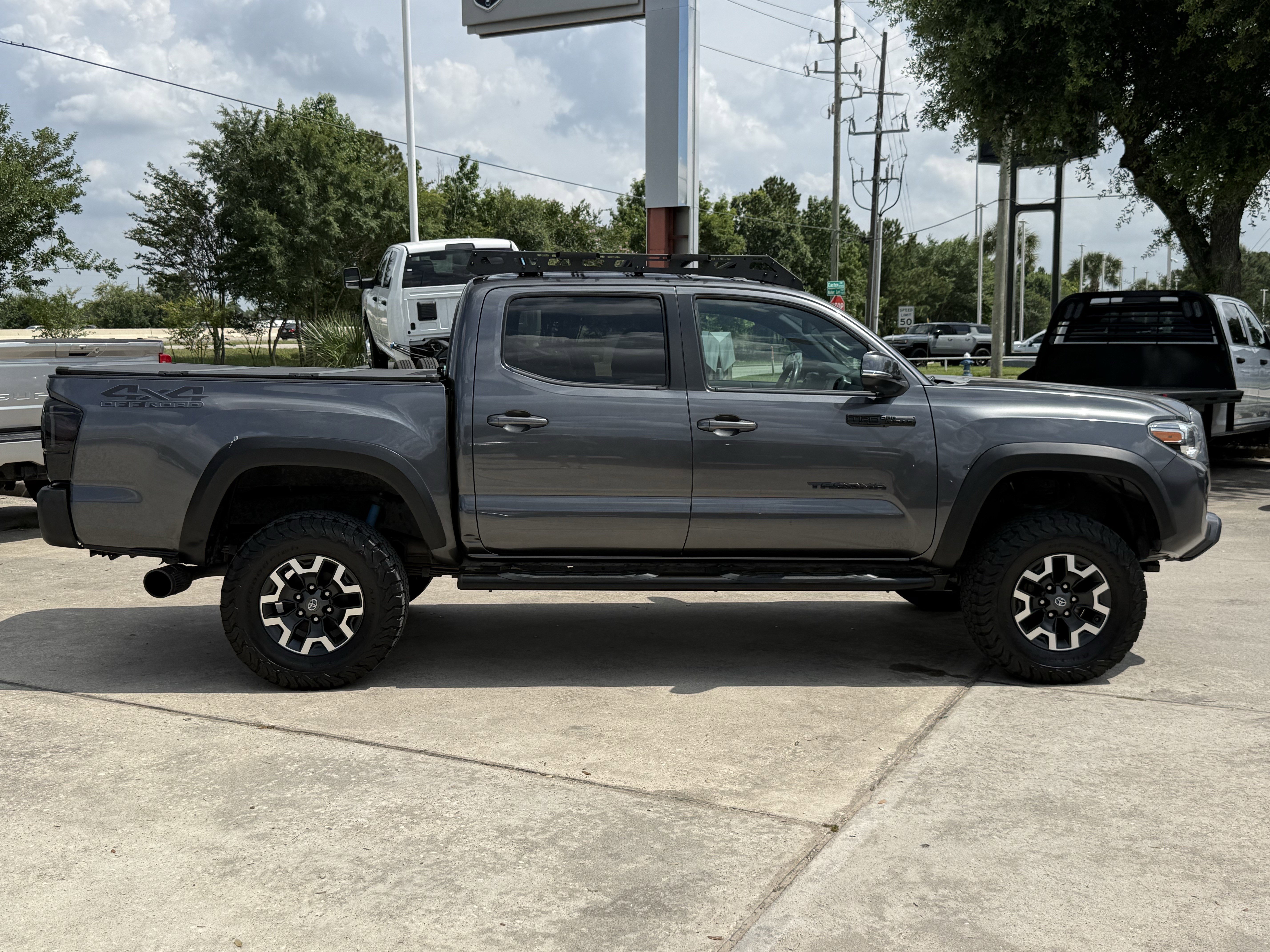 Used 2022 Magnetic Gray Metallic Toyota SR image 3