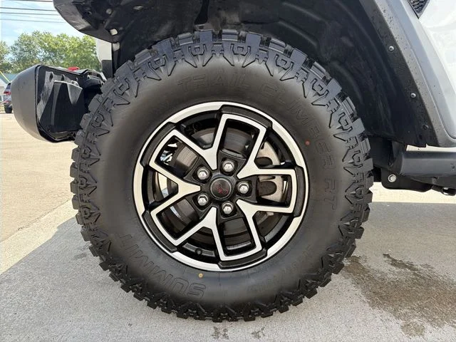 Used 2024 White Jeep Rubicon image 12