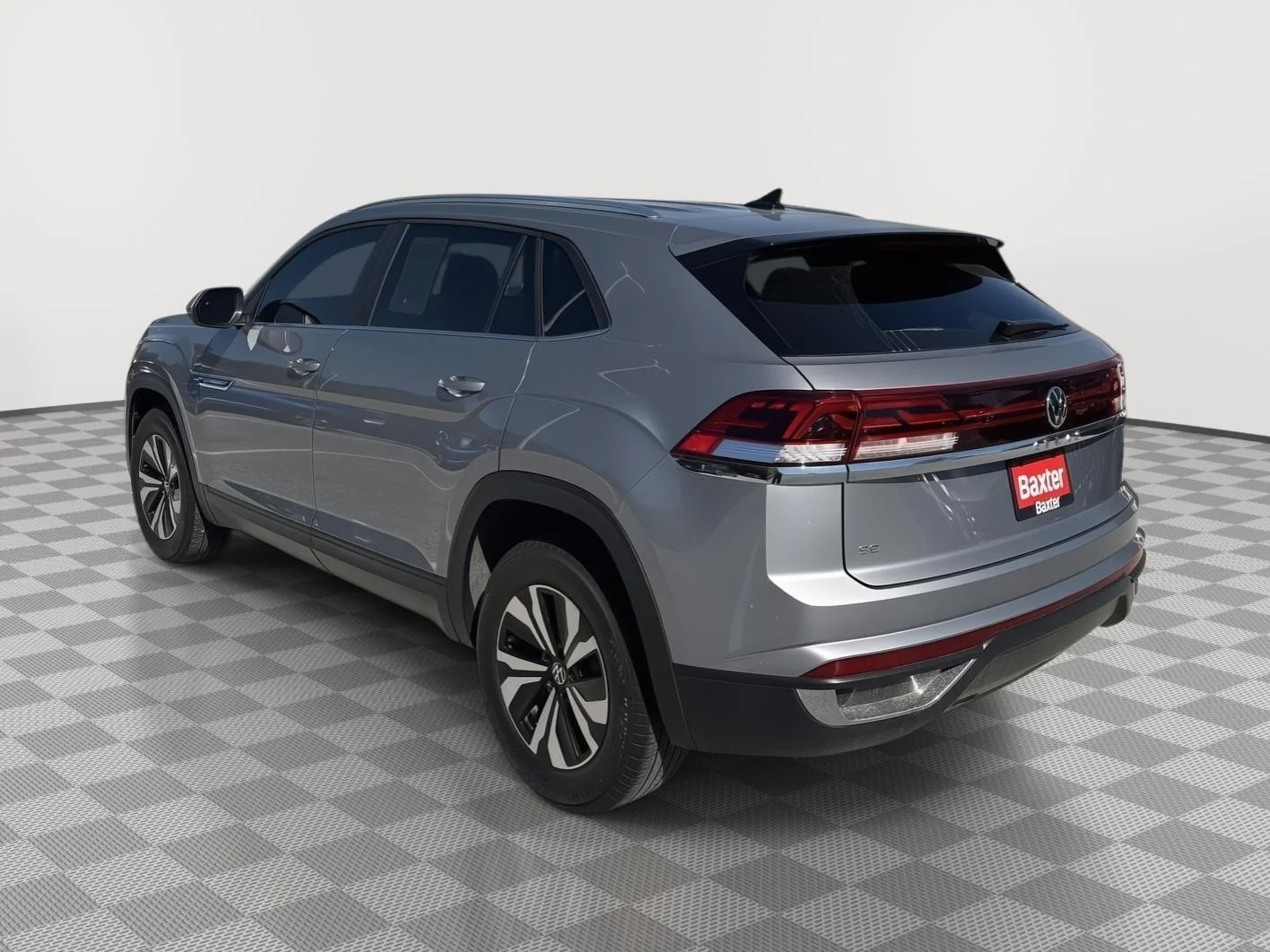 Used 2024  Volkswagen 2.0T SE image 8