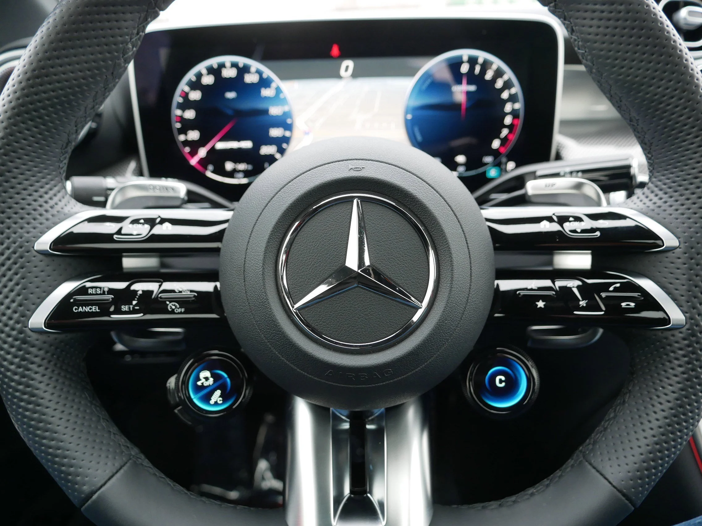 Used 2025 Polar White Mercedes-Benz AMG® GLC 63 S E Performance image 25