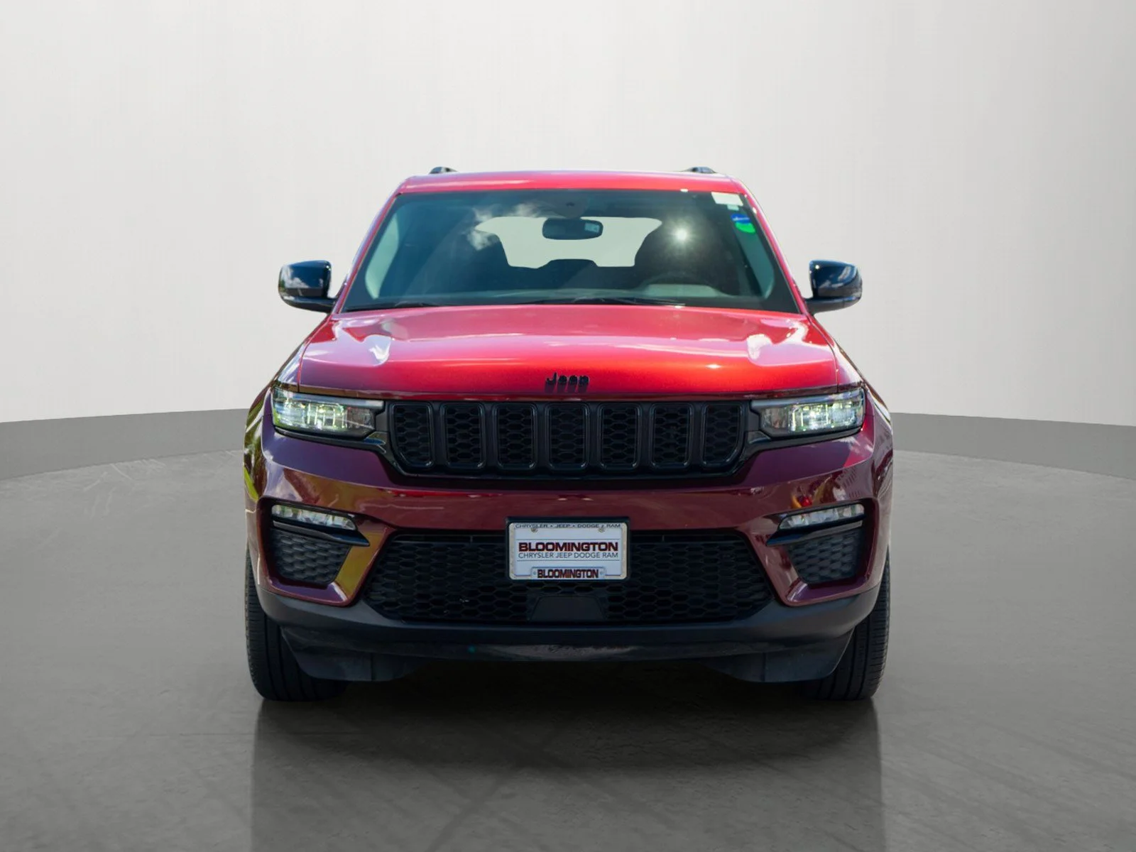 Used 2023 Velvet Red Pearlcoat Jeep Limited image 2