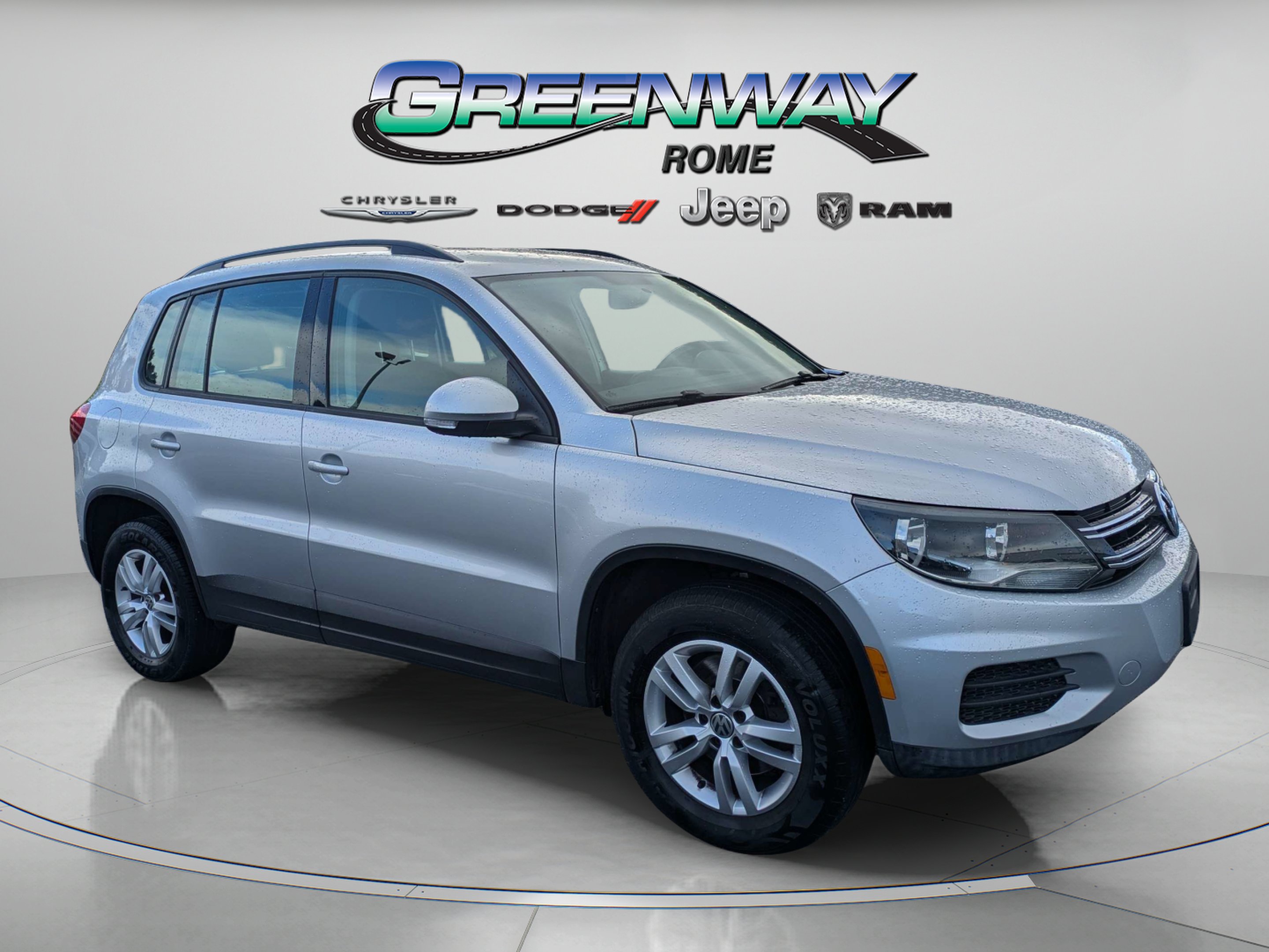 2015 Volkswagen Tiguan 2.0T S Auto's photo