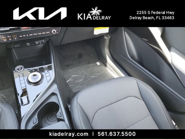 New 2026 Snow White Pearl Kia WIND image 14