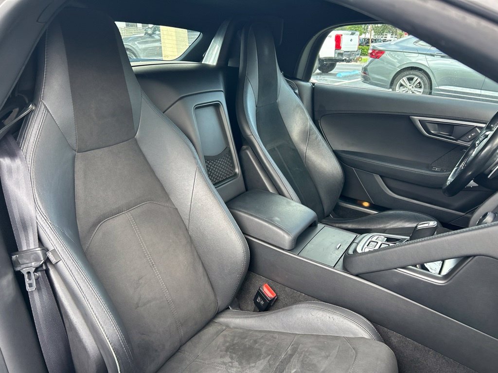 Used 2018 White Jaguar Base image 36