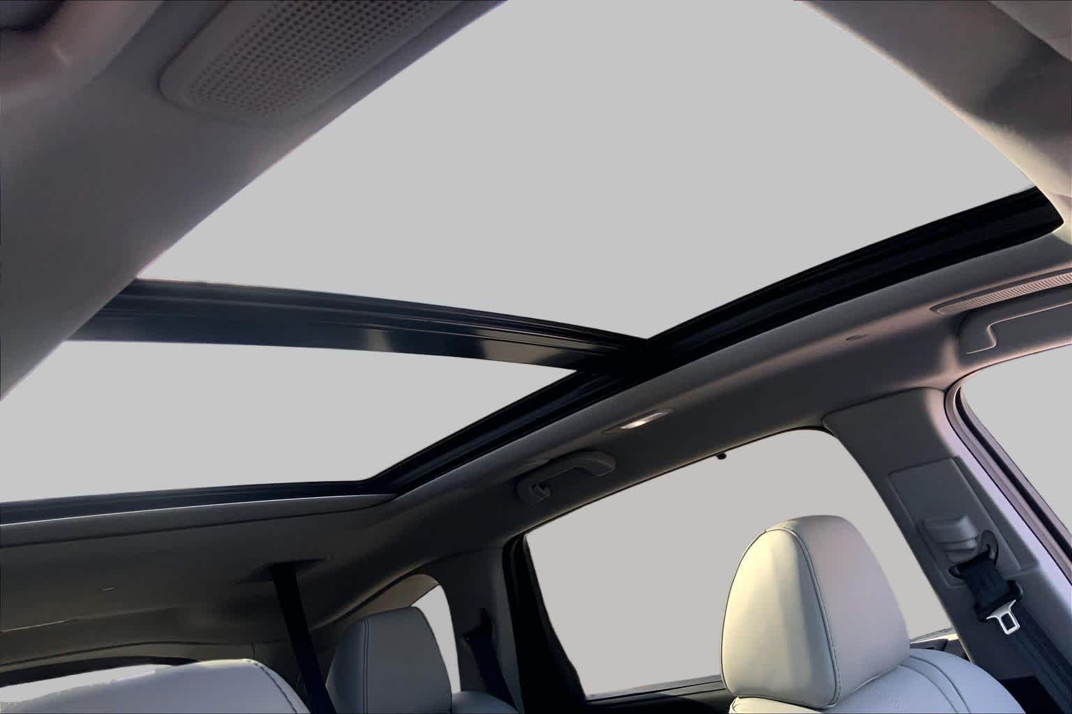 Used 2026 Solar Silver Metallic Acura w/Technology Package image 14