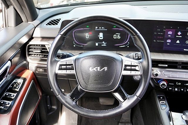 Used 2023 Black Kia EX image 21