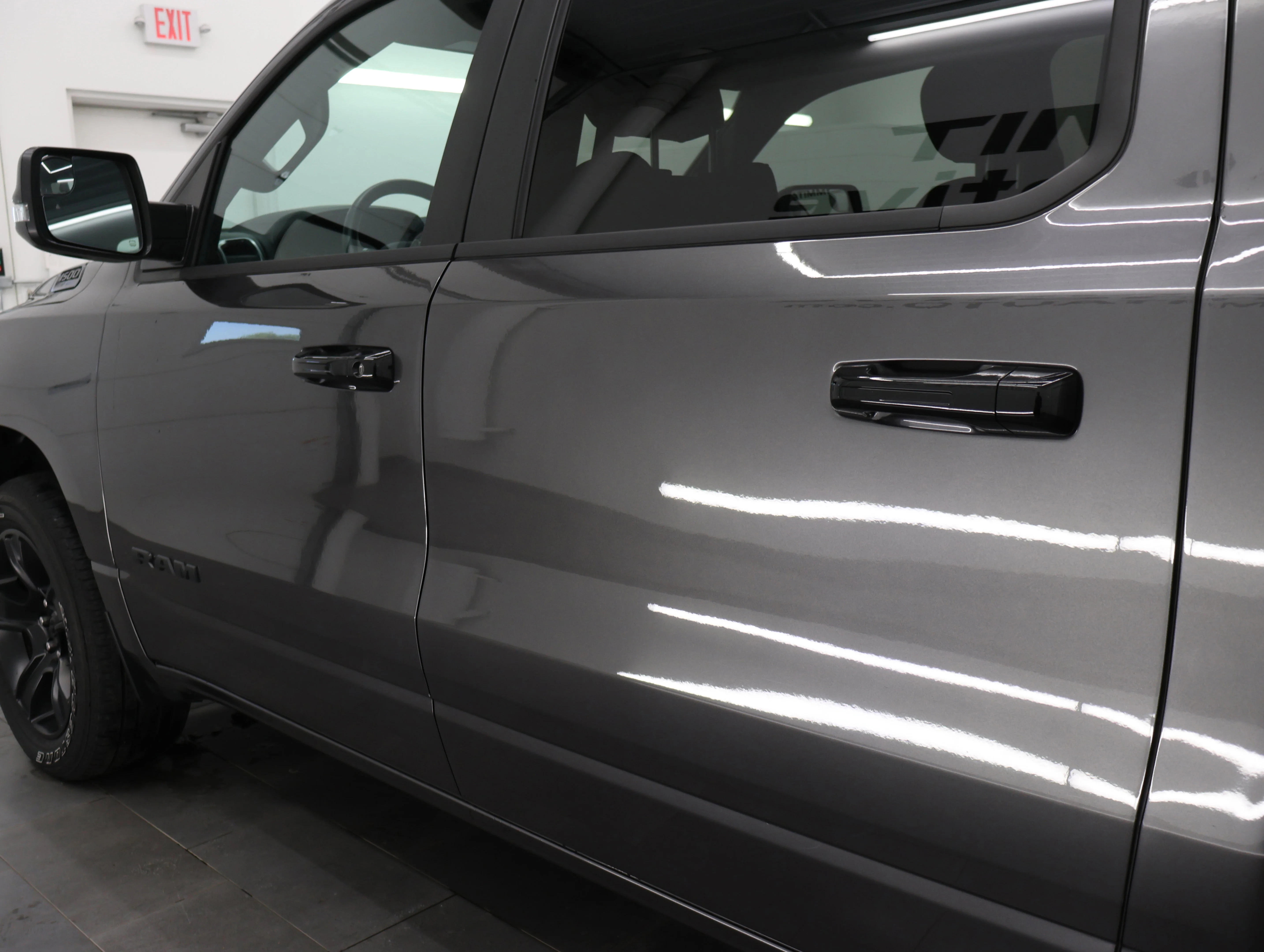 Used 2024 Granite Crystal Metallic Clearcoat Ram Big Horn/Lone Star image 30