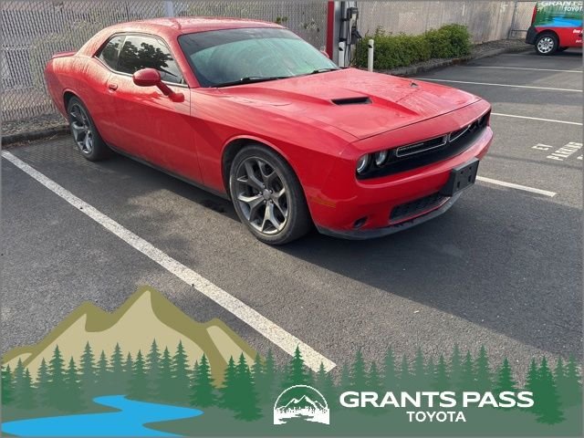 2016 Dodge Challenger SXT's photo