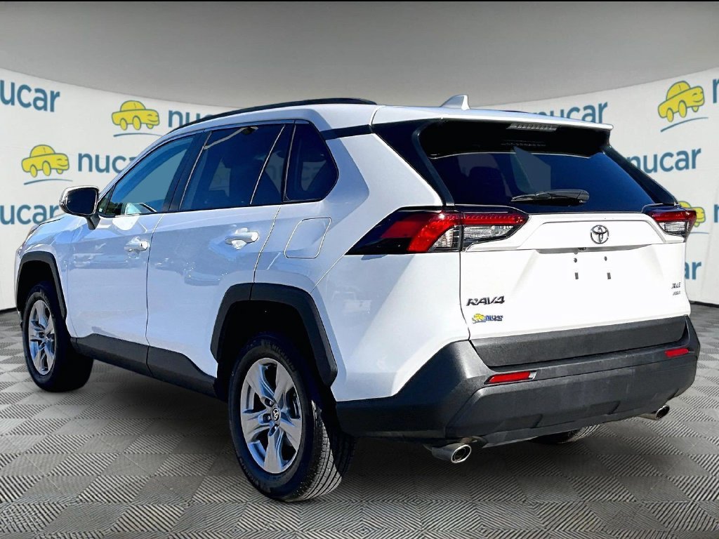 Used 2025 White Toyota XLE image 4